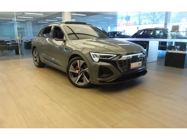 Q8 E-TRON 55 ELÉTRICO LAUNCH EDITION QUATTRO