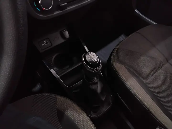 KWID 1.0 12V SCE FLEX OUTSIDER MANUAL