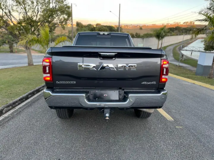 3500 6.7 I6 TURBO DIESEL LARAMIE CD 4X4 AUTOMÁTICO