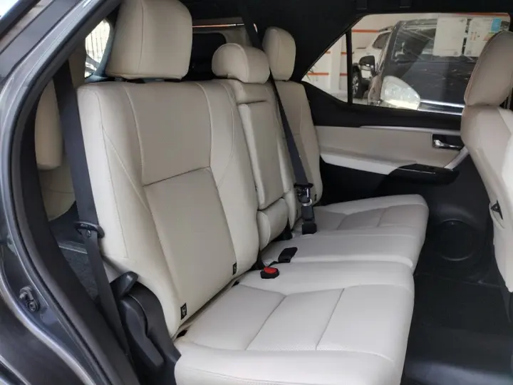 HILUX SW4 2.8 D-4D TURBO DIESEL DIAMOND 7L 4X4 AUTOMÁTICO