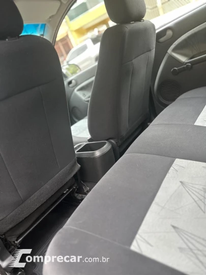 FIESTA 1.6 MPI Class Hatch 8V