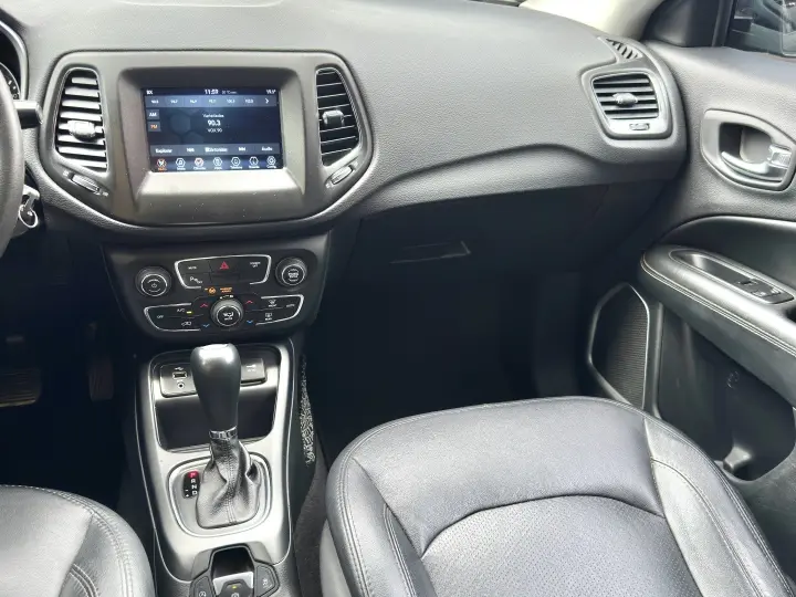 COMPASS 2.0 16V FLEX SPORT AUTOMÁTICO