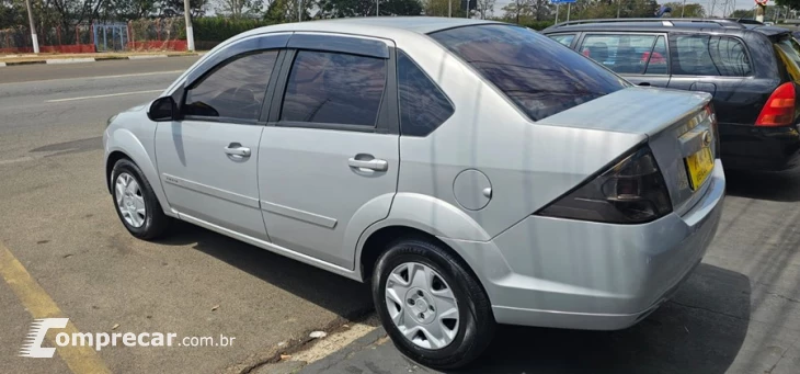 FIESTA 1.0 Rocam SE Sedan 8V