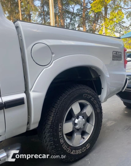 S10 2.4 FLEX EXECUTIVE CABINE DUPLA