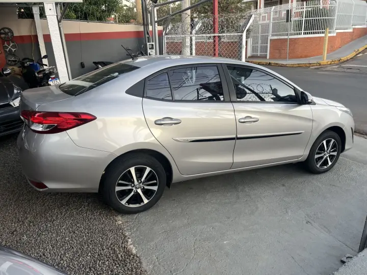 Yaris Sedan 1.5 16V 4P FLEX XS MULTIDRIVE AUTOMÁTICO CVT