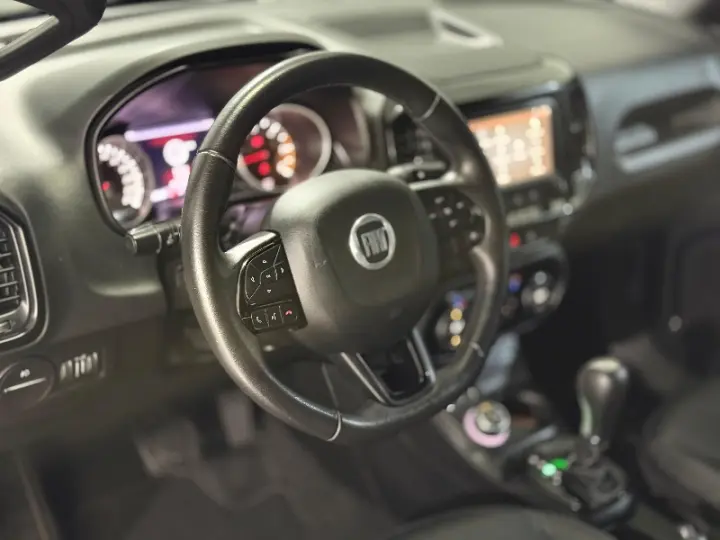 TORO 2.0 16V Turbo Ultra 4WD