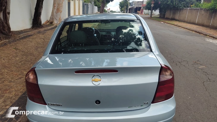 CORSA 1.4 MPFI Maxx Sedan 8V