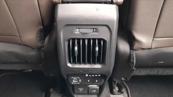 COMMANDER 1.3 T270 TURBO FLEX OVERLAND AT6