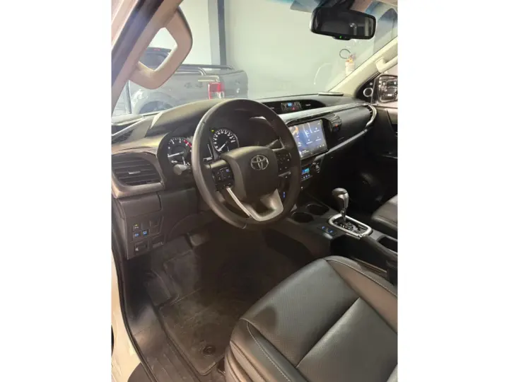 HILUX 2.8 D-4D TURBO DIESEL CD SRX 4X4 AUTOMÁTICO