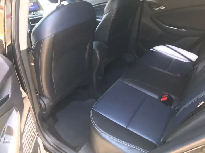 TRACKER 1.2 Turbo Premier