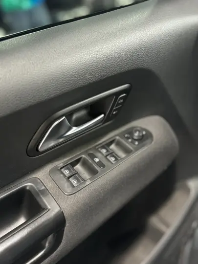 AMAROK Trendline CD 2.0 TDI 4X4 Dies Aut