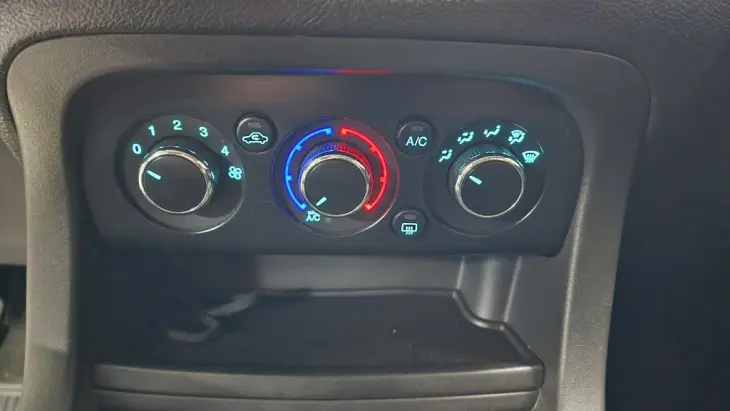 Ka+ Sedan 1.0 SE/SE PLUS TiVCT Flex 4p