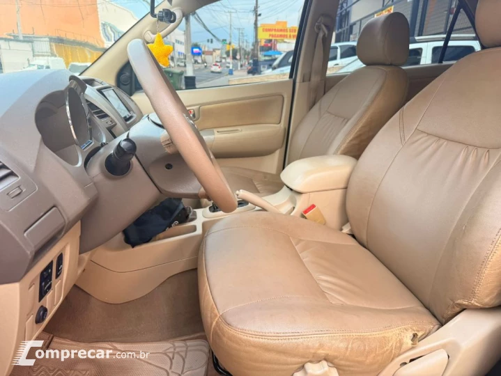 Hilux SW4 SRV D4-D 4x4 3.0 TDI Dies. Aut