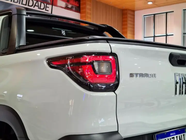 STRADA VOLCANO 1.3 FLEX 8V CD AUT.