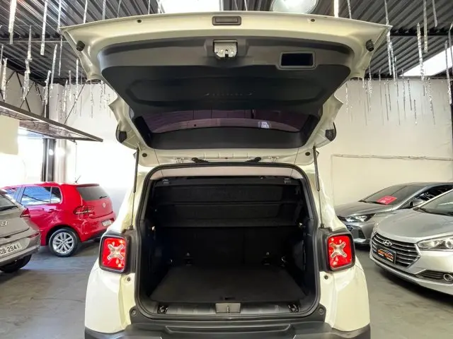 RENEGADE - 1.8 16V LONGITUDE 4P AUTOMÁTICO