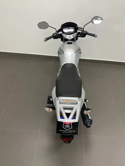 SUZUKI GSR 125 S