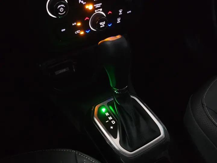 RENEGADE 1.3  T270 TURBO FLEX LONGITUDE AT6