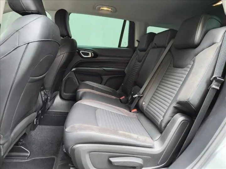 COMMANDER 1.3 T270 Turbo Limited