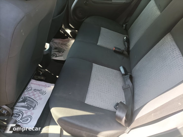 FIESTA 1.6 MPI Class Sedan 8V