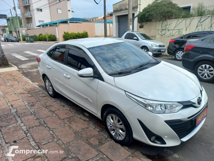 YARIS 1.5 16V Sedan XL