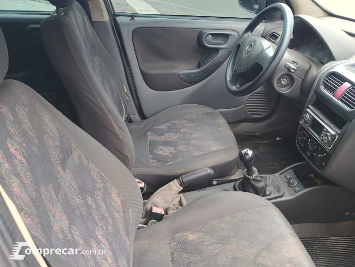 Corsa Sedan 1.8