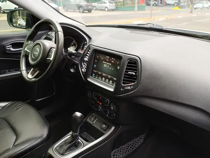 Compass 2.0 16V 4P LONGITUDE FLEX AUTOMÁTICO