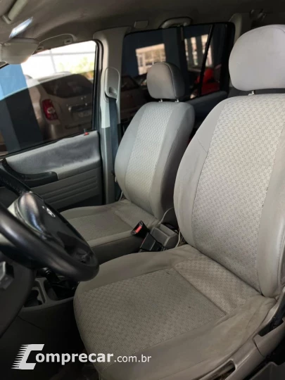 ZAFIRA 2.0 MPFI Elegance 8V