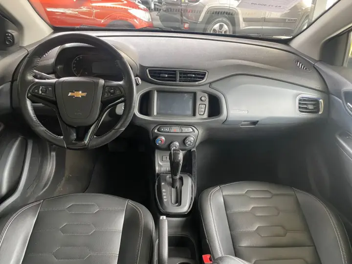 Onix Hatch 1.4 4P FLEX LTZ AUTOMÁTICO