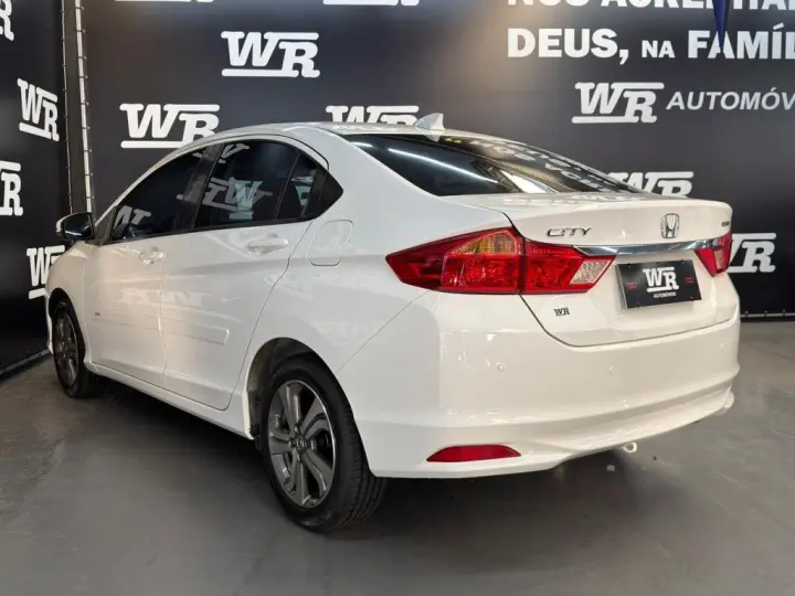 CITY 1.5 LX Sedan 16V