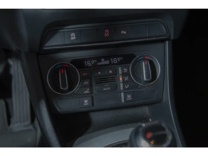 Q3 1.4 TFSI AMBIENTE GASOLINA 4P S TRONIC