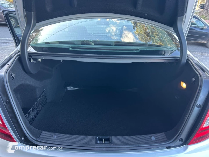 C 180 1.8 Cgi Classic 16V Turbo Gasolina 4P Automático