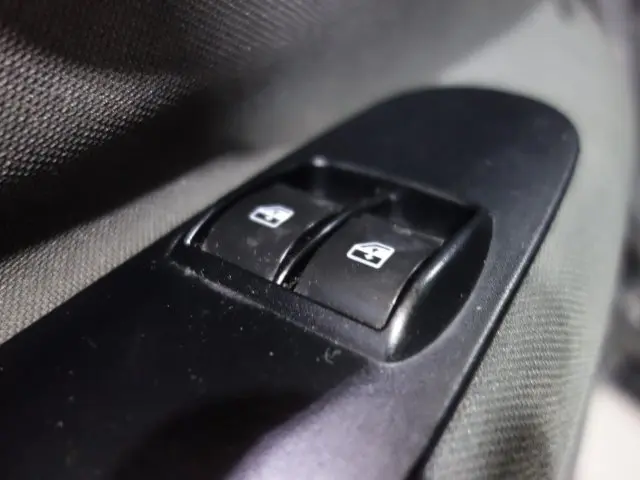 PUNTO - 1.4 ATTRACTIVE 8V 4P MANUAL