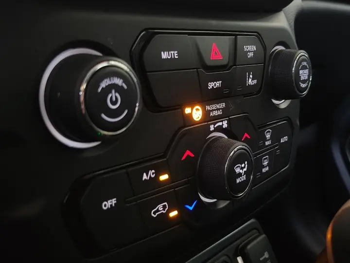 RENEGADE 1.3 T270 TURBO FLEX ALTITUDE AT6 SPORT