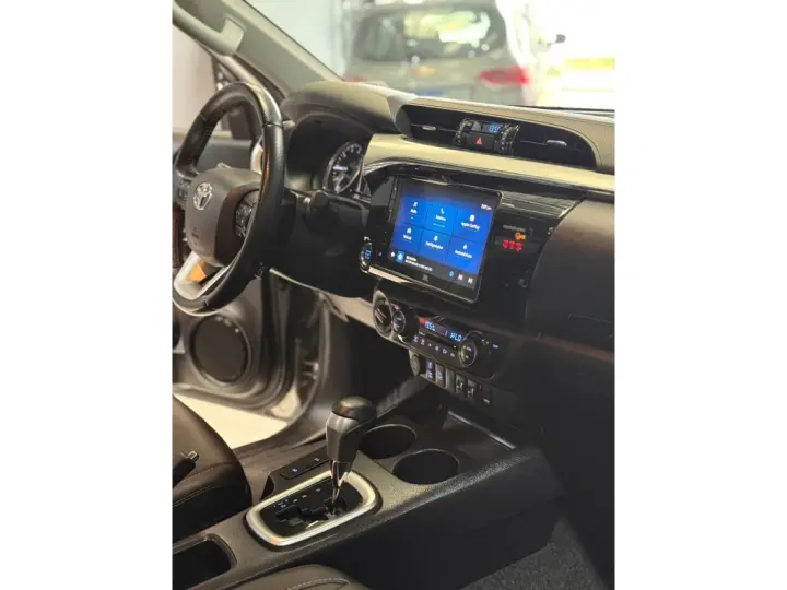 HILUX 2.8 D-4D TURBO DIESEL CD SRX 4X4 AUTOMÁTICO