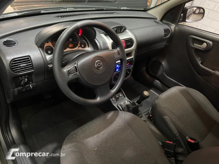 Corsa 1.4 Mpfi Premium Sedan 8V Flex 4P Manual