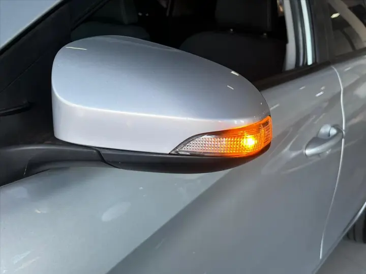 YARIS 1.5 16V FLEX SEDAN XL LIVE MULTIDRIVE