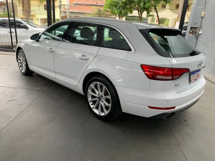 A4 2.0 TFSI AMBIENTE AVANT GASOLINA 4P S TRONIC