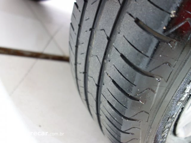 FOX - 1.0 MI 8V 4P MANUAL