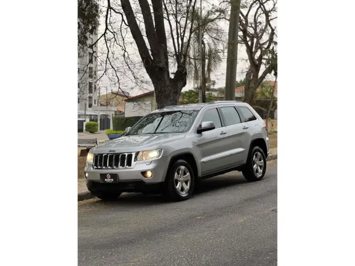 GRAND CHEROKEE 3.6 LAREDO 4X4 V6 24V GASOLINA 4P AUTOMÁTICO