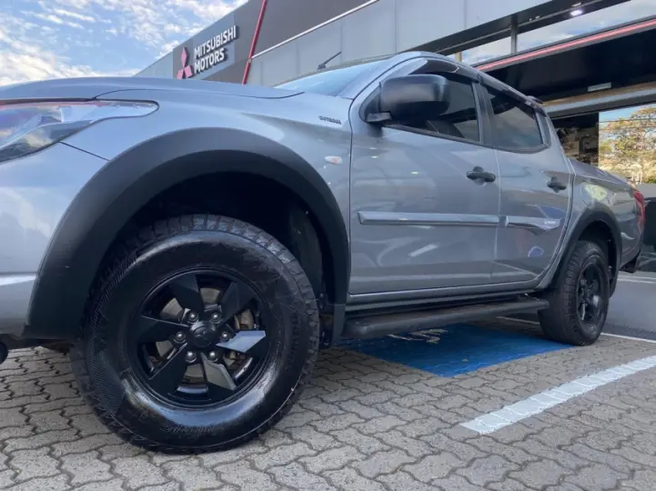 L200 TRITON 2.4 16V Turbo Sport Outdoor GLS CD 4X4