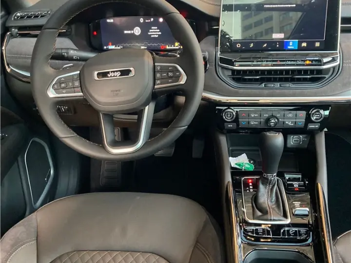 COMMANDER 2.2 TURBO DIESEL OVERLAND AT9