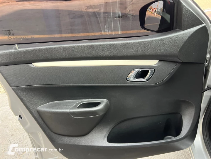 KWID 1.0 12V SCE Intense