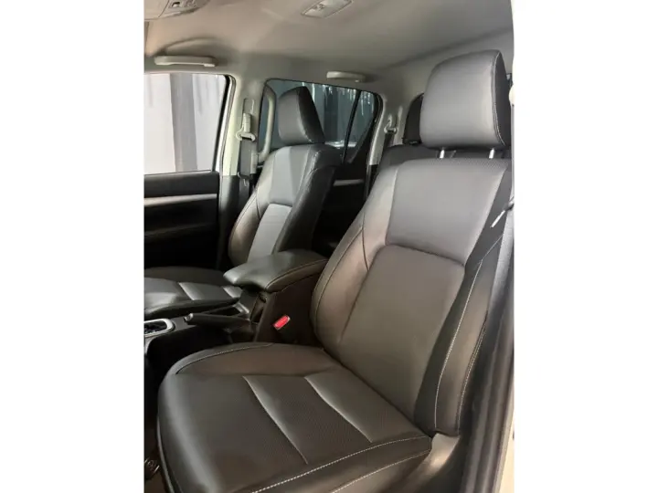 HILUX 2.8 D-4D TURBO DIESEL CD SRX 4X4 AUTOMÁTICO