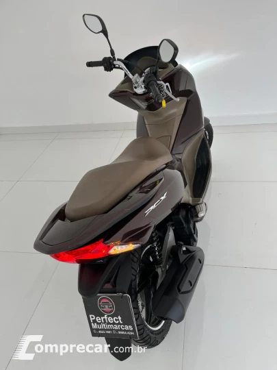 PCX 150 DLX