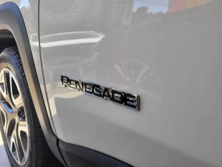 Renegade Longitude 1.8 4x2 Flex 16V Aut.