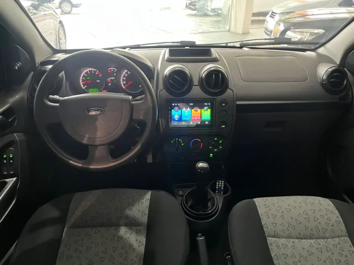 FIESTA 1.6 SE Sedan 16V