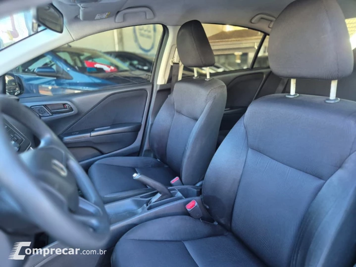 CITY Sedan DX 1.5 Flex 16V Aut.