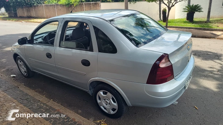 CORSA 1.4 MPFI Maxx Sedan 8V