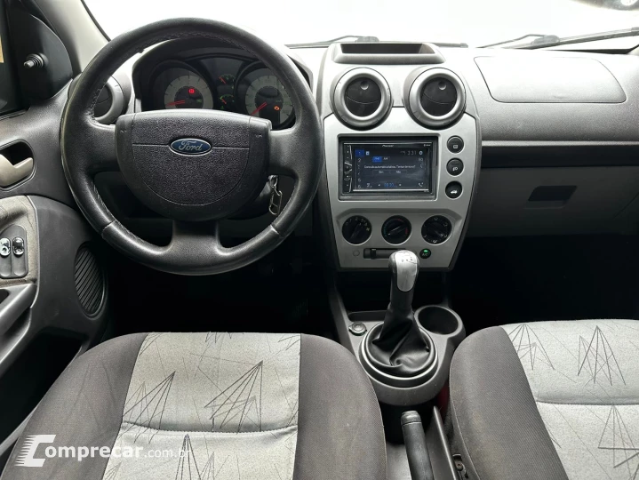 FIESTA 1.6 MPI Class Hatch 8V