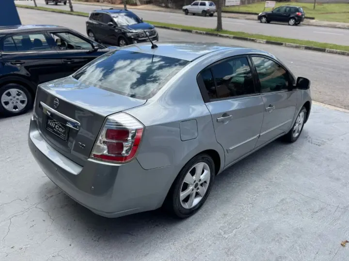 Sentra 2.0/ 2.0 Flex Fuel 16V Aut.